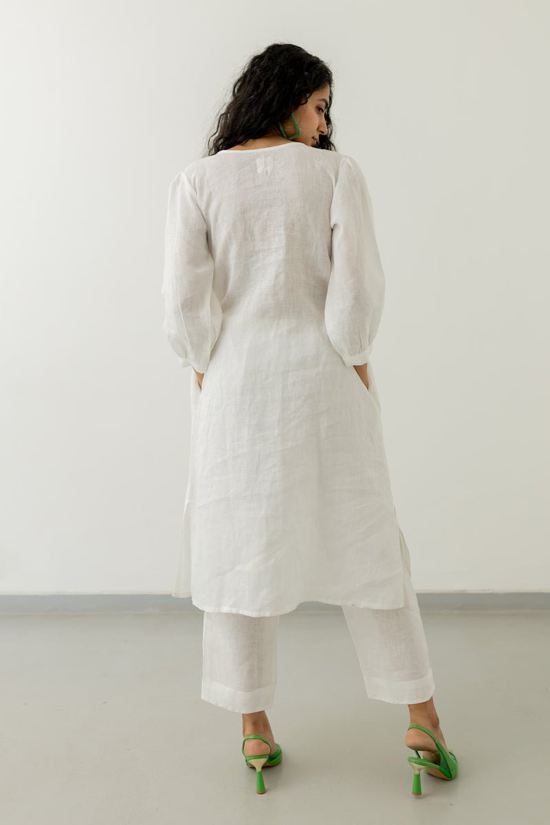 Pristine White linen kurta - CiceroniKurtaSilai Studio