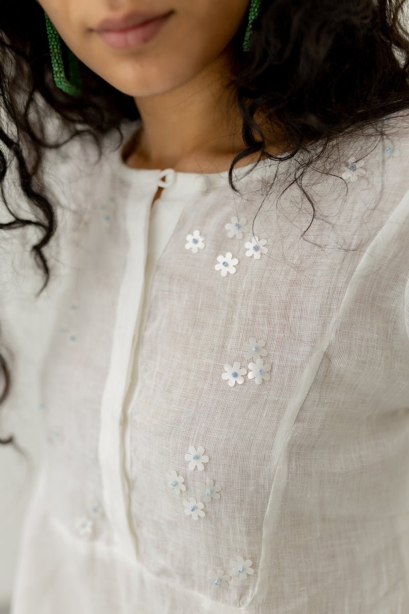 Pristine White linen kurta - CiceroniKurtaSilai Studio