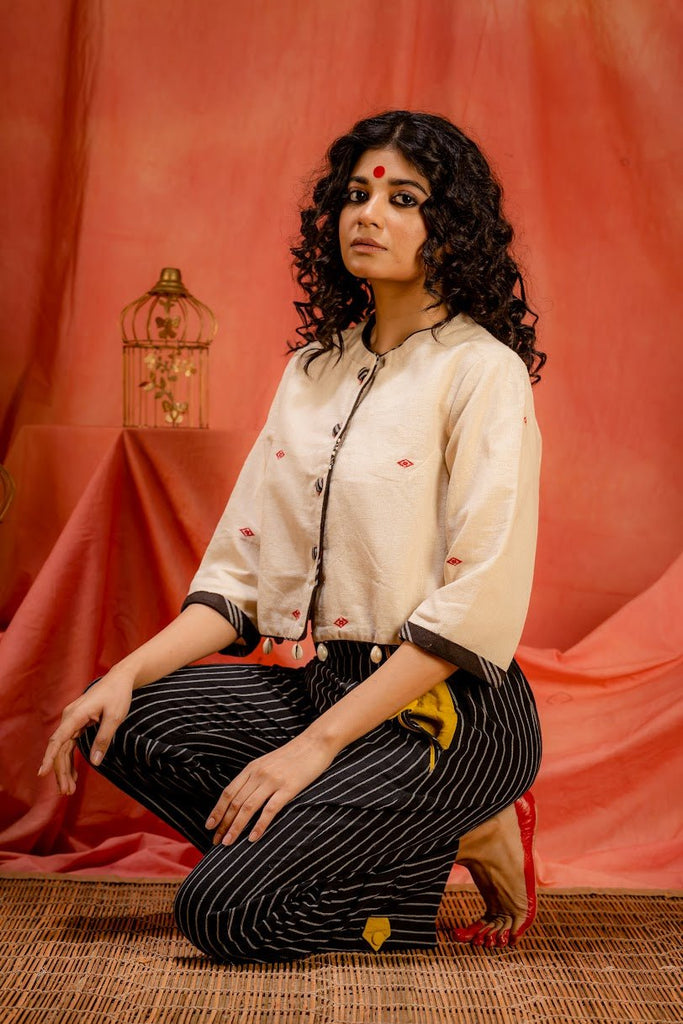 Saanjh Short Jacket with Sleeves - CiceroniJacketsPrathaa