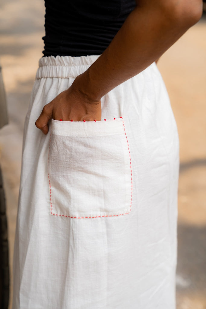 Shvet Lungi White Skirt - CiceroniSkirtsPrathaa