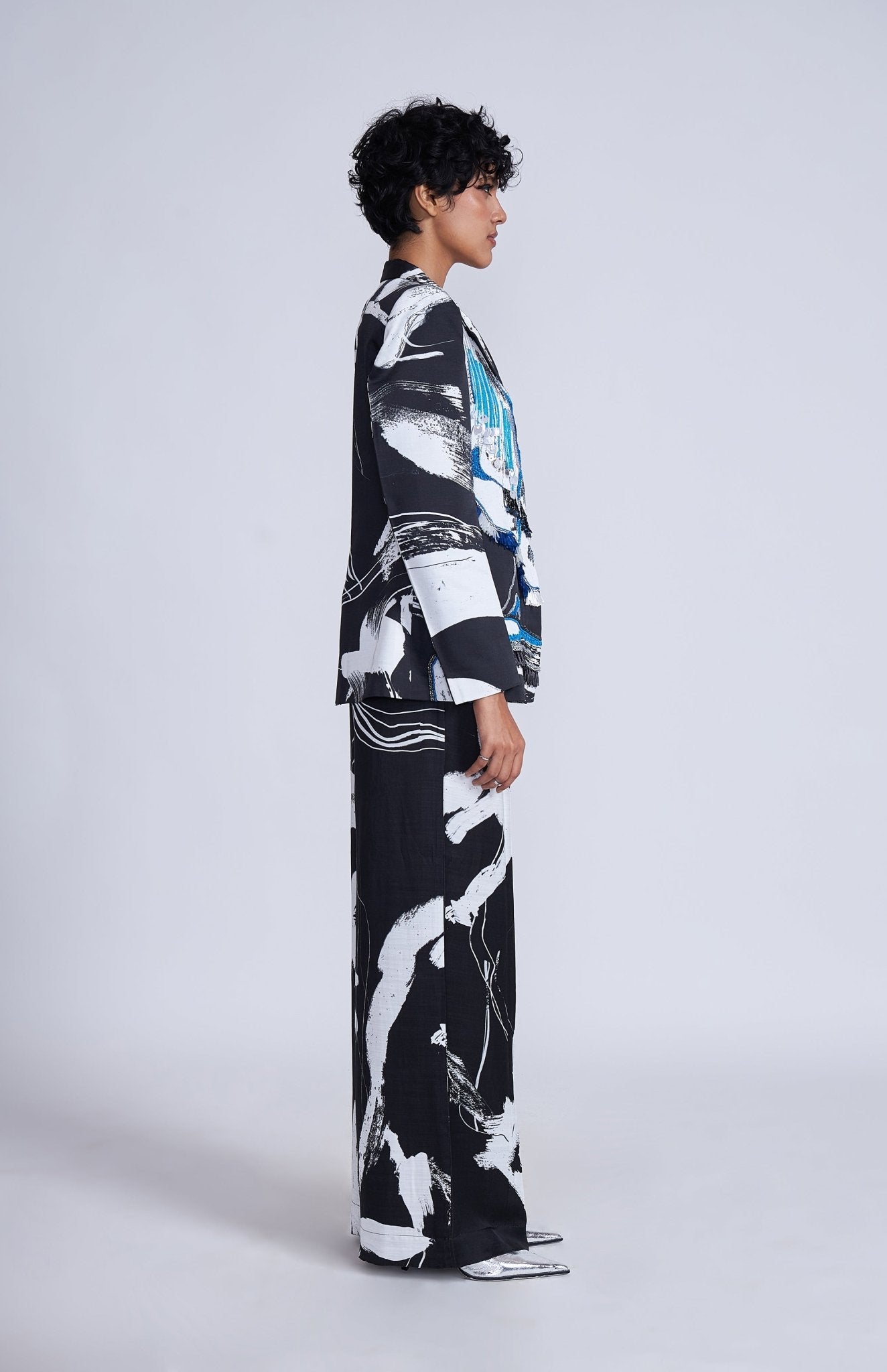 Tazaki Embroidered Blazer - CiceroniBlazersAdvait