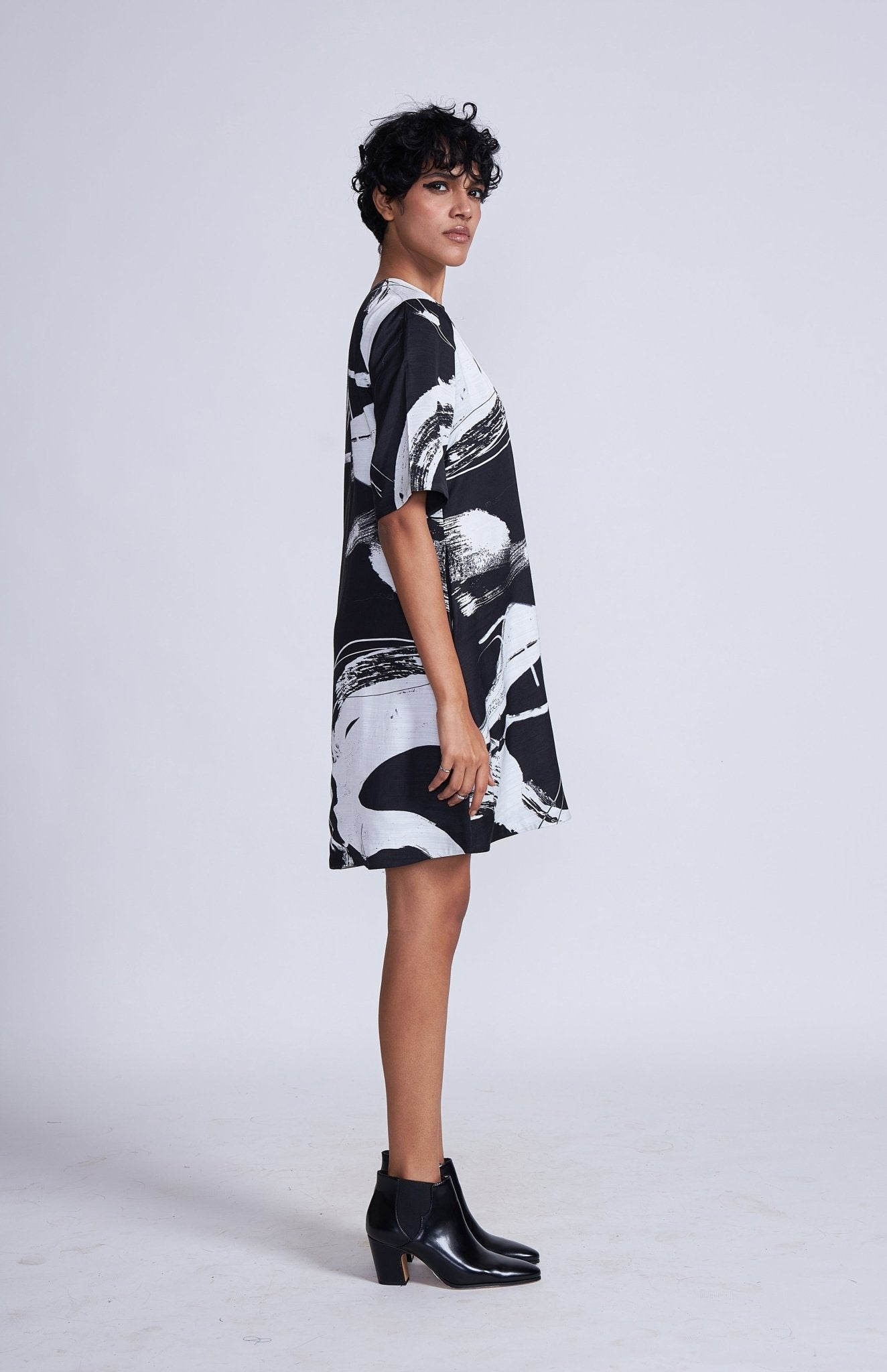 Tazaki Shift Dress - CiceroniDressesAdvait