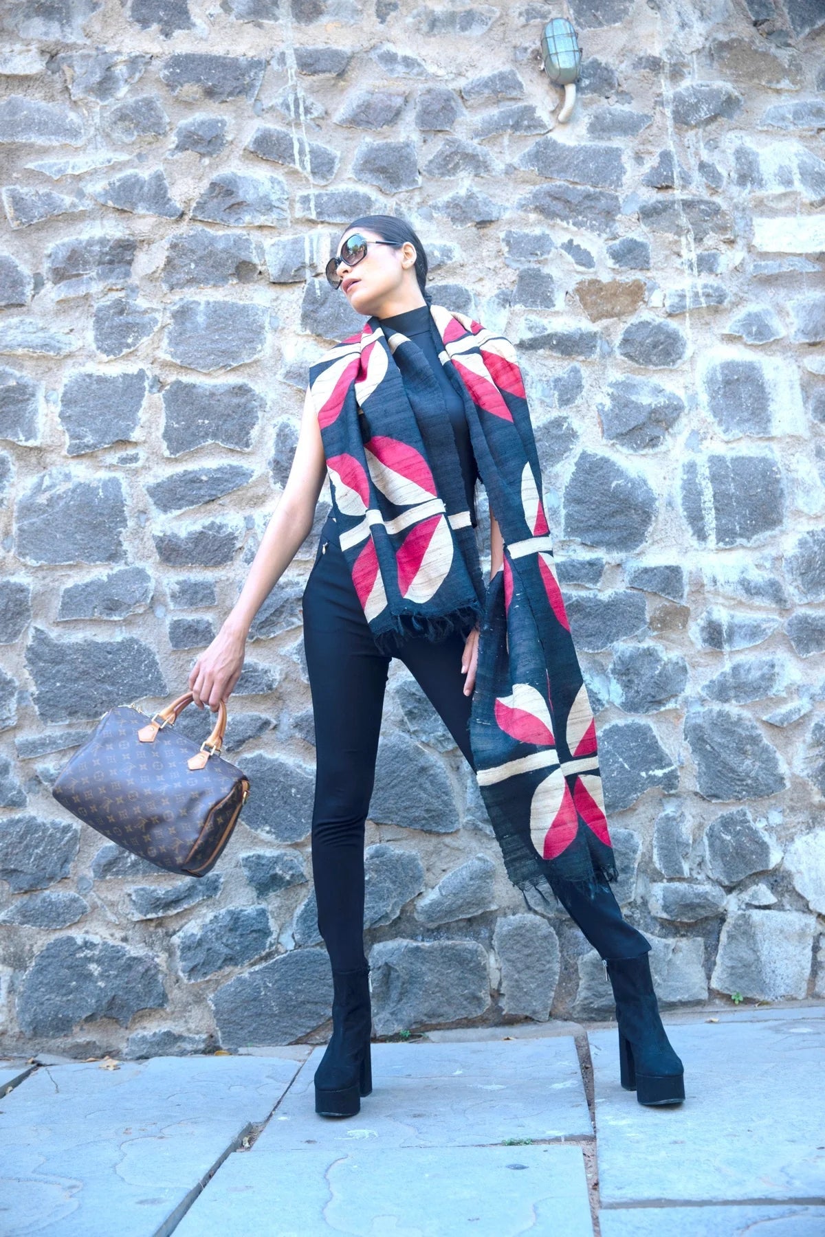 The 'Bada Alu' Tussar Silk Scarf - CiceroniScrafAeshaane