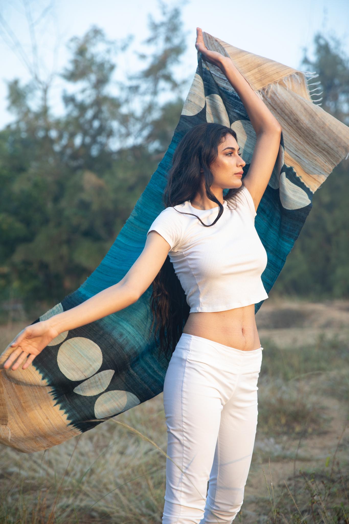 The 'Bada Gola' Tussar Silk Scarf - CiceroniScrafAeshaane