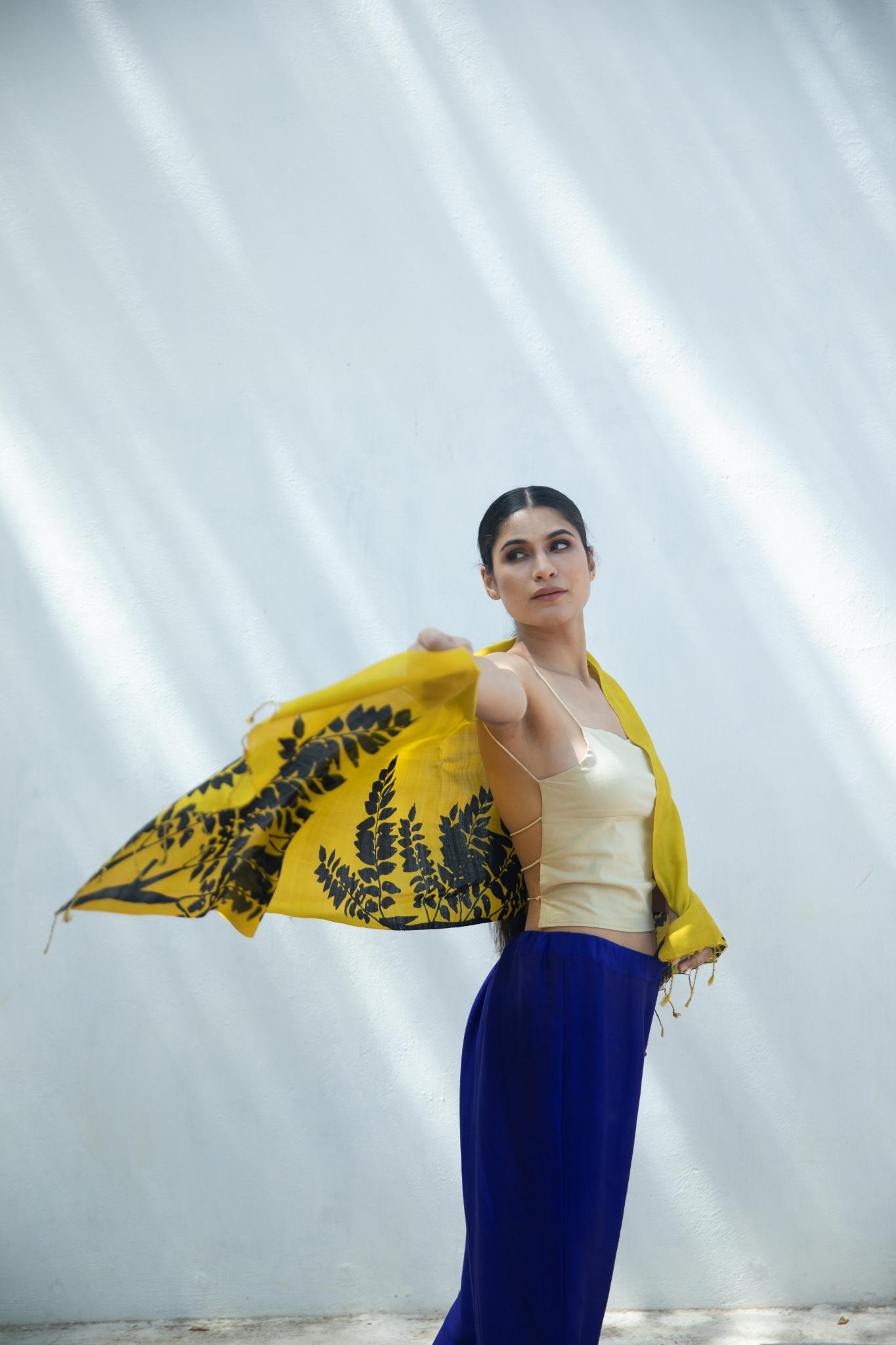 The 'Bada Patta' Eri Silk Scarf - CiceroniScrafAeshaane