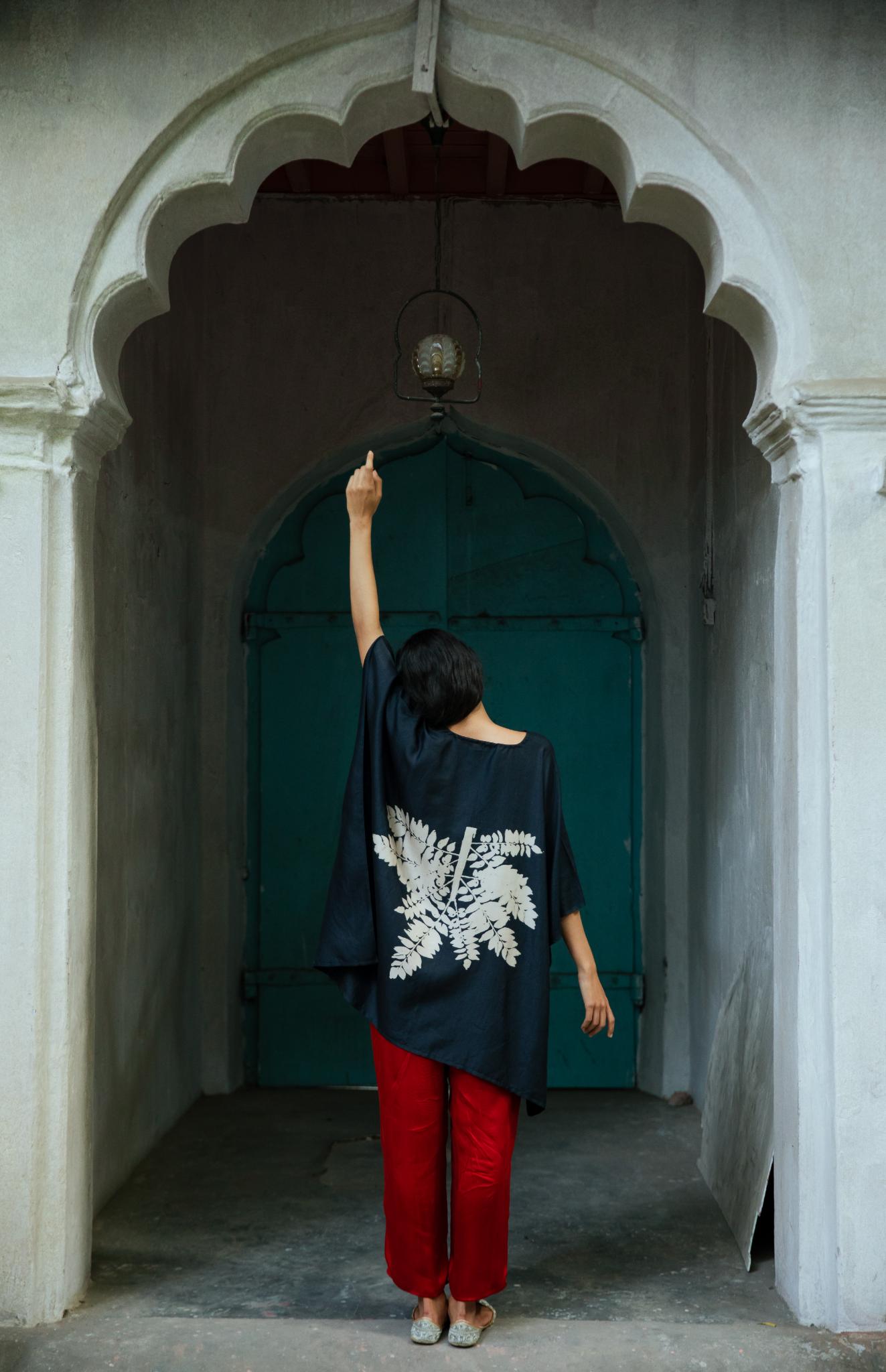 The 'Magnum Opus' Eri Peace Silk kaftan - CiceroniKaftanAeshaane