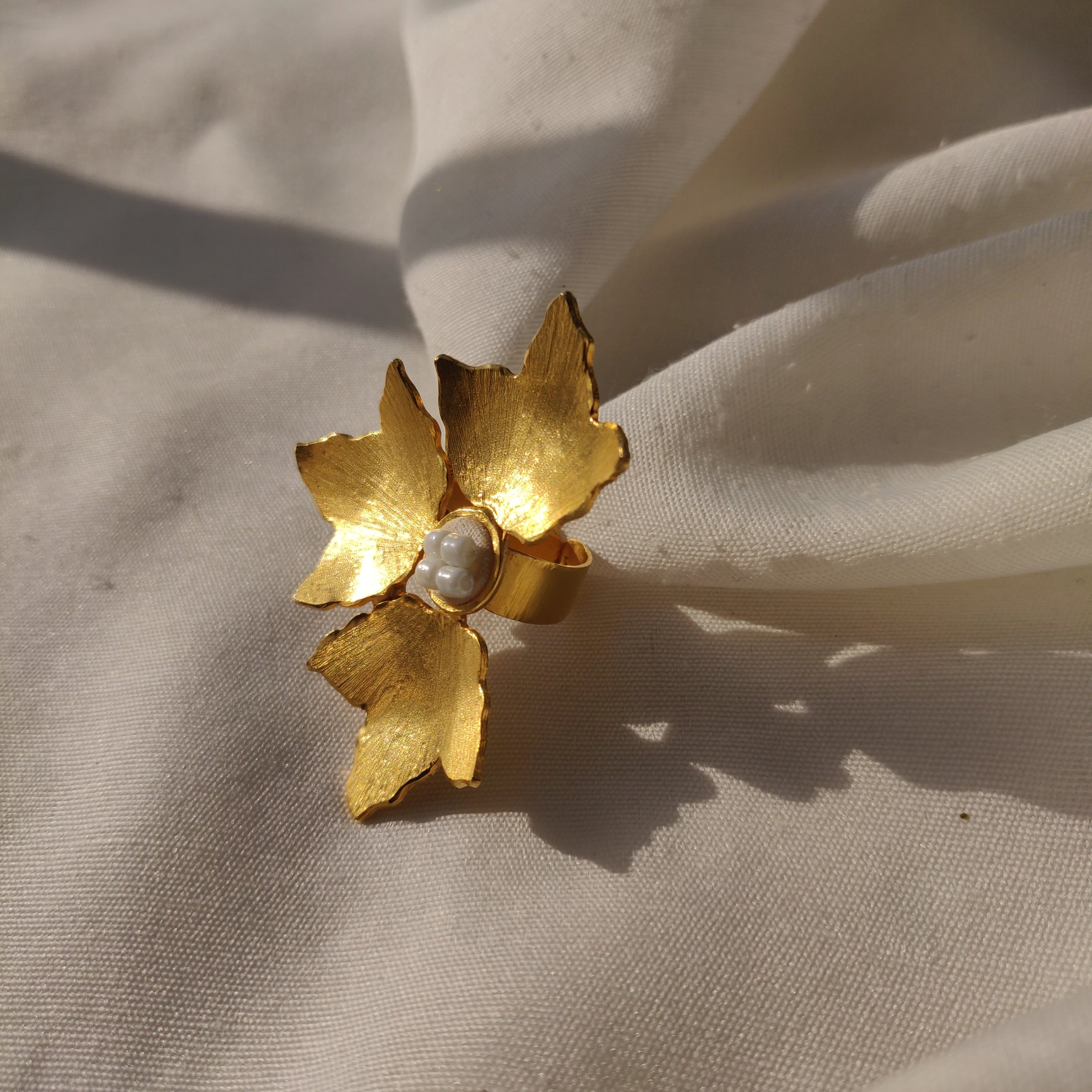 Three Petal Ring in Gold - CiceroniAarjavee