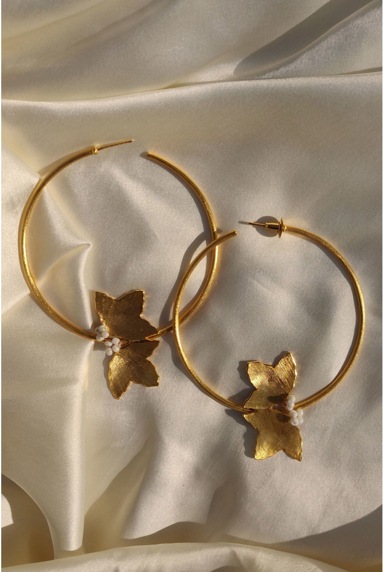 Two Petal Hoops in Gold - CiceroniAarjavee