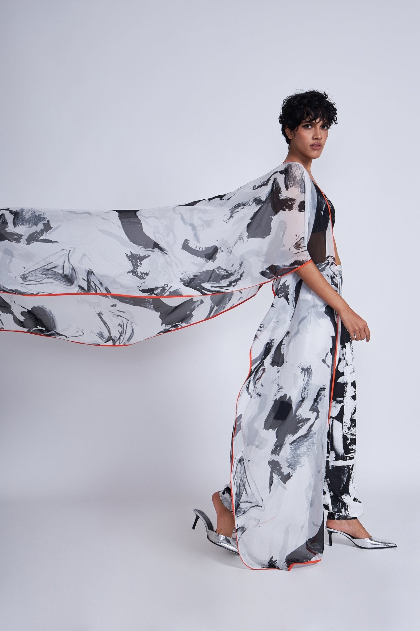 Yuki Cape - CiceroniCapeAdvait